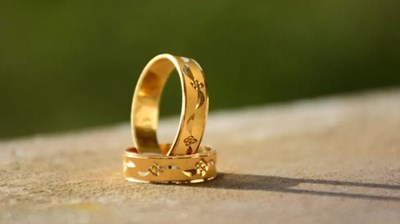 Precio del oro esta tarde (28 de julio): Los anillos de oro se desploman