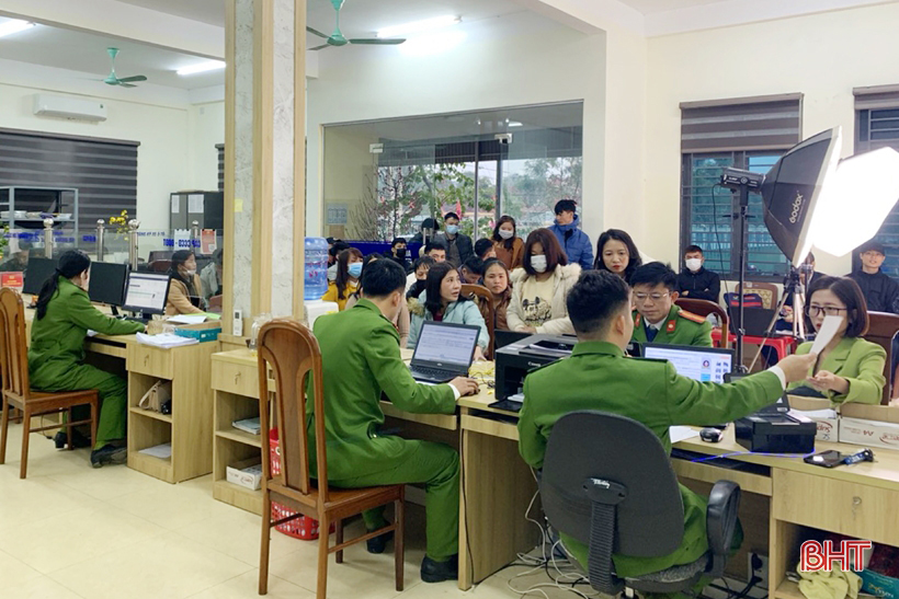 Ha Tinh leads the country in the rate of citizen identification card issuance.