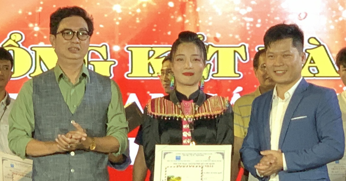 Tran Ngoc Anh ganó el primer premio en el 1er Festival Nacional de Flauta Electrónica