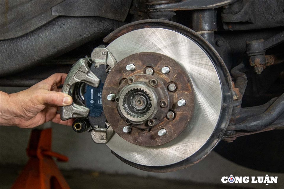 知っておくべき車のブレーキフルードの効果 写真1