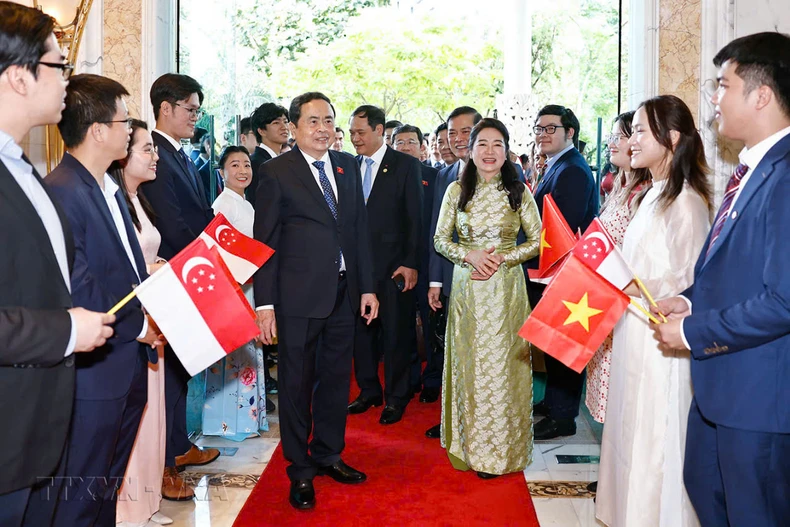 ベトナム国会議長夫妻と高官代表団がシンガポールを公式訪問、写真2