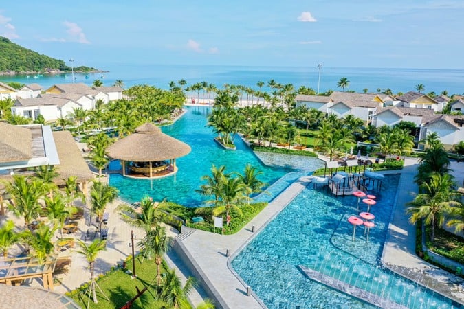 What is the secret to bringing New World Phu Quoc Resort to the number 1 position in Phu Quoc on TripAdvisor after two years of establishment?