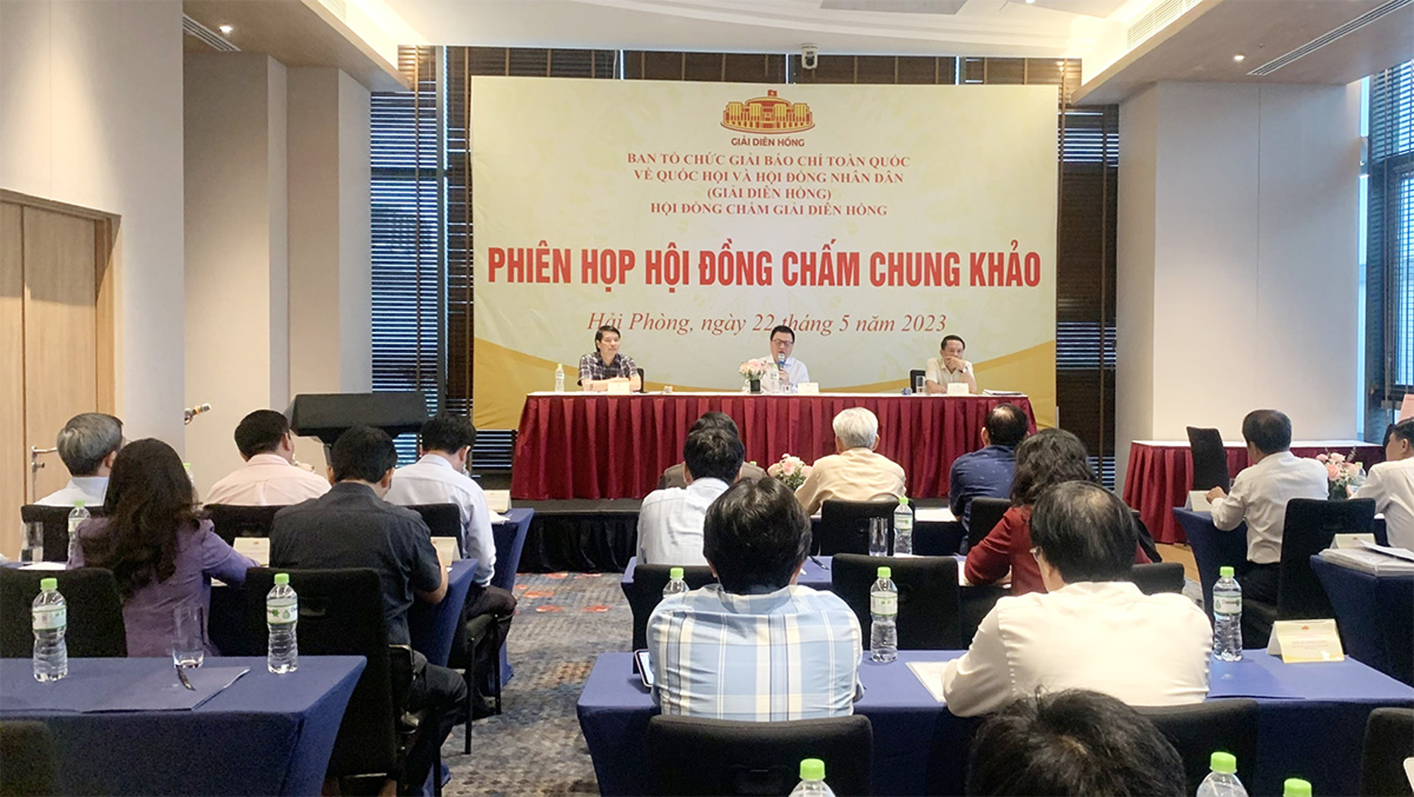 giai bao chi toan quoc ve quoc hoi va hoi dong nhan dan giai dien hong suc lan toa va anh huong lon hinh 1