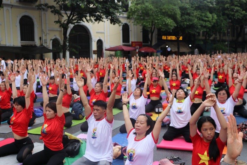 Không khí Ngày Quốc tế Yoga trên khắp Việt Nam