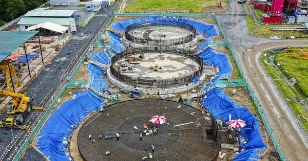 ภาพระยะใกล้ของโรงบำบัดน้ำเสียมูลค่า 6,000 พันล้านดอง ซึ่งเป็นโรงบำบัดน้ำเสียที่ใหญ่ที่สุดในเอเชียตะวันออกเฉียงใต้ ในนครโฮจิมินห์