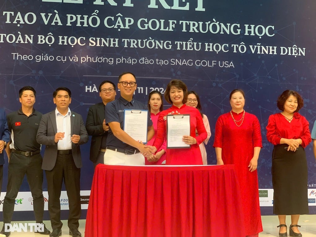 Trường tiểu học công lập đầu tiên phổ cập golf miễn phí cho học sinh - 1