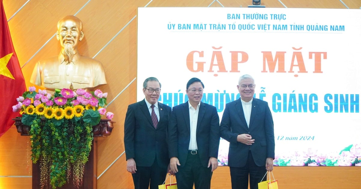 Gặp mặt, chúc mừng chức sắc Công giáo và đạo Tin Lành nhân lễ Giáng sinh năm 2024