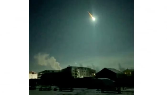 Asteroid lights up sky over Russia's Far East