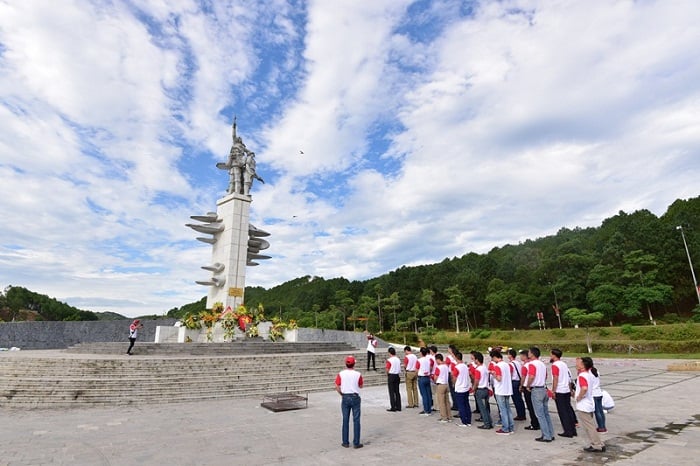 Historia de la intersección en T de Dong Loc: monumento a los jóvenes voluntarios a través de las generaciones