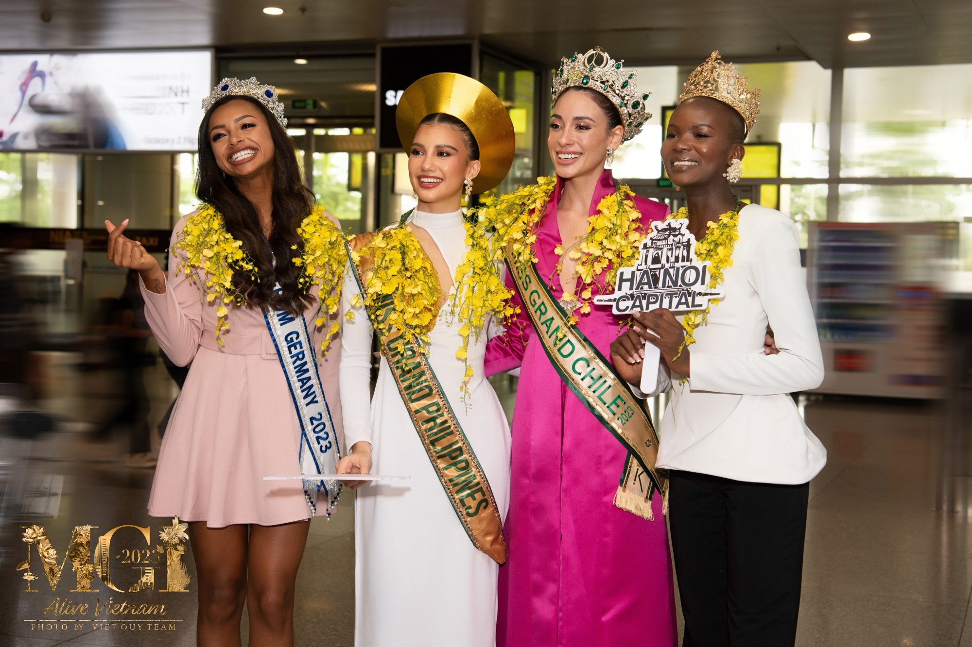 Thí sinh Hoa hậu Hòa bình nói gì về Việt Nam? - Ảnh 1.