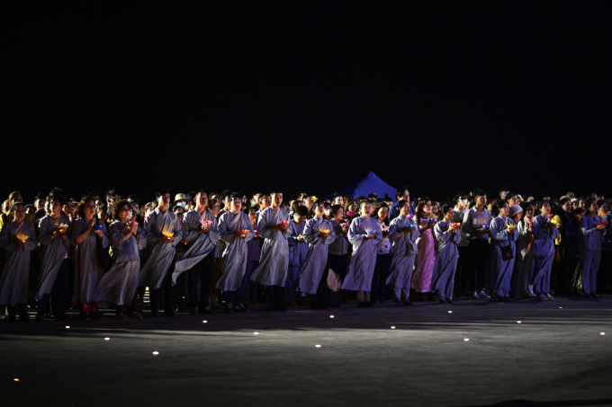 Buddhists and tourists attend the Buddha's birthday celebration in 2022. Photo: Sun Group