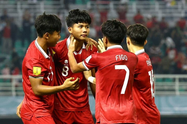 Kaka (số 8) ăn mừng bàn thắng ở trận gặp U17 Panama. (Ảnh: Getty Images)