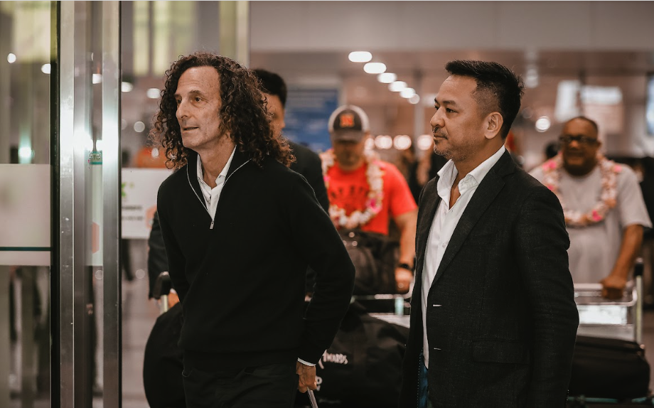 Kenny G tới Hà Nội, muốn thưởng thức món bún chả - Ảnh 3.