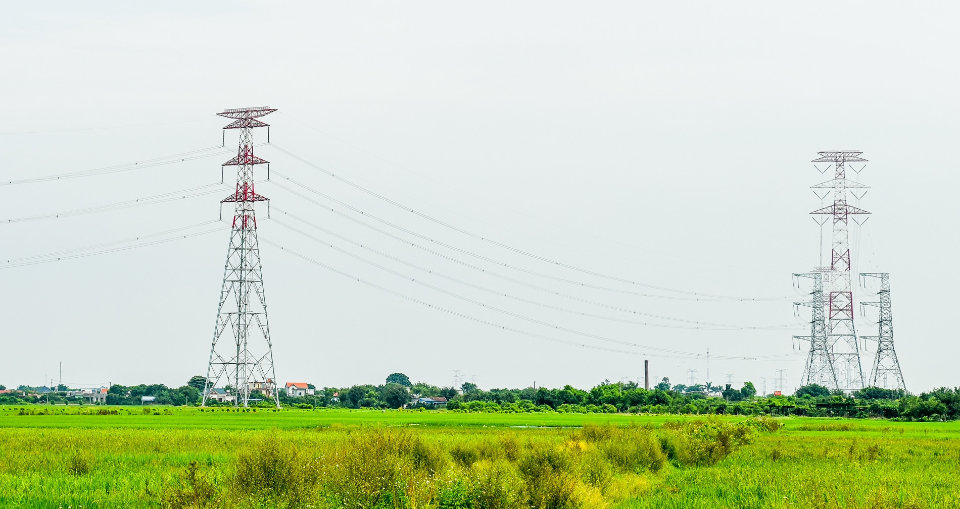 Se invierten casi 730 mil millones de dongs para construir una estación transformadora de 220 kV y una línea eléctrica en Nam Dinh