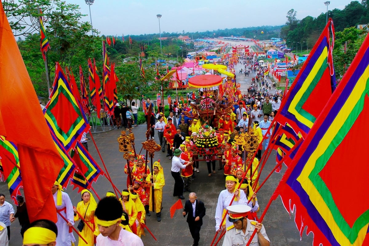 Phu Tho garantit des conditions de stationnement sûres au temple Hung