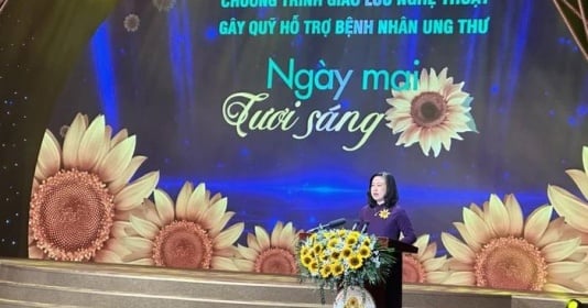 Giao lưu nghệ thuật “Ngày mai tươi sáng" ủng hộ bệnh nhân ung thư nghèo