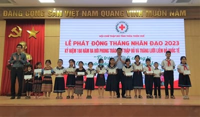 Phát động Tháng Nhân đạo