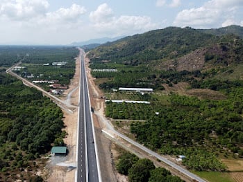 Khanh Hoa baut den Tourismus kontinuierlich aus, kleine Autobahn, Thuan Tien, Bild 1