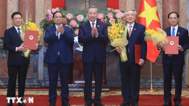 Tổng Bí thư, Chủ tịch nước trao quyết định bổ nhiệm 3 Phó Thủ tướng và 2 Bộ trưởng