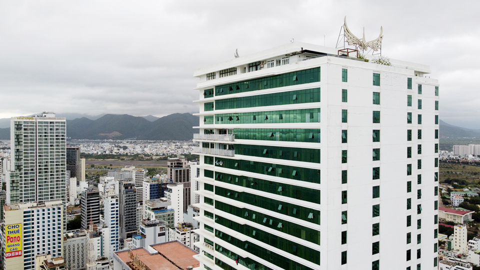 Área de balcón en la azotea de los pisos 41 y 42. Foto: Trung Nhan