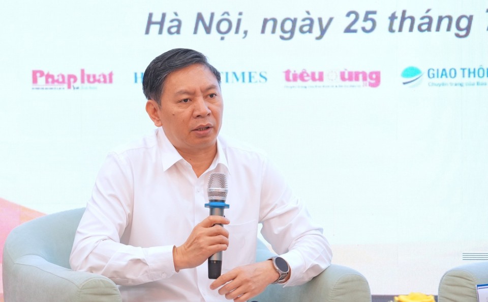 Según el subdirector del Departamento de Justicia de Hanoi, Nguyen Cong Anh, un contenido muy importante de la Ley de Capital 2024 es promover el papel de liderazgo de la Capital: el contenido sobre conectividad regional, permitiendo que la Capital use su presupuesto para apoyar a las provincias relacionadas... Foto: Lai Tan