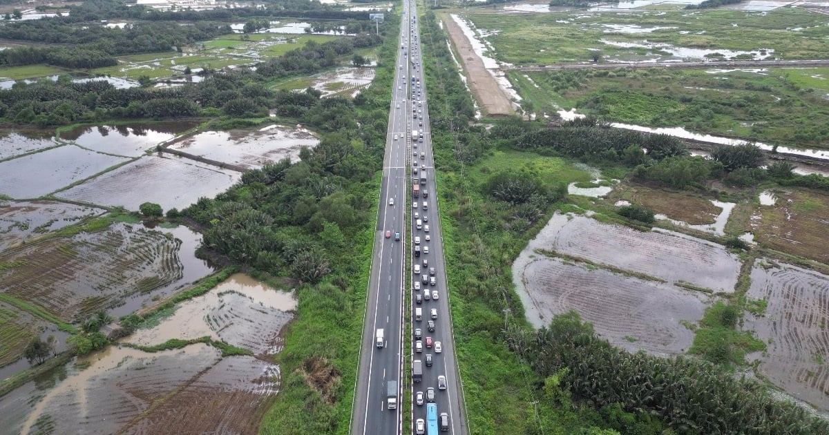 ロンタン橋の修復、ホーチミン市・ダウザイ高速道路と国道51号線が長期にわたる交通渋滞を引き起こしている