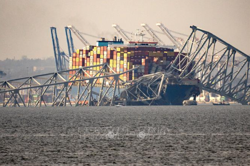 世界 - 米国の橋梁崩落：事故を起こした貨物船のブラックボックスを発見（写真４）。