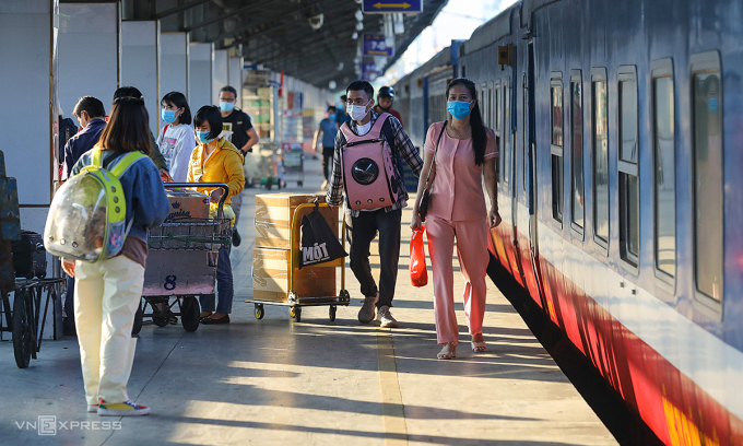 Train passengers at Saigon station in 2021. Photo: Quynh Tran