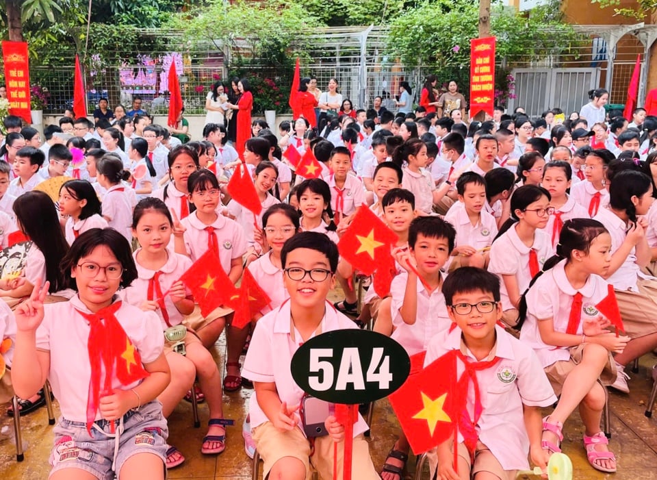 Élèves de l'école primaire Nguyen Tuan (district de Thanh Xuan)