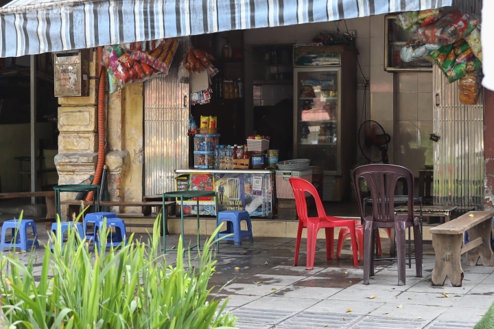 ハノイは猛暑に見舞われ、歩道の商店は客を「渇望」している - 8