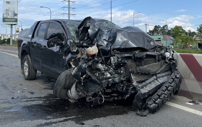 Pickup-Truck nach Unfall deformiert. Foto: Dinh Van