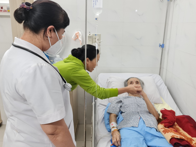 80歳の女性は治療後、順調に回復した。写真：スアン・ビン