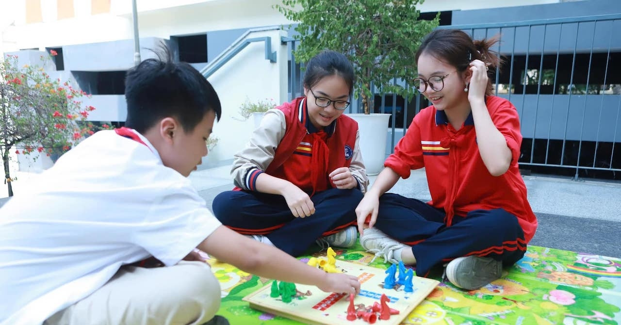 Octroi de bourses d'études - donner la possibilité d'étudier à de nombreux étudiants défavorisés de Quang Tri