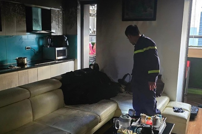 Police ran 29 floors to put out an apartment fire caused by the homeowner boiling water on the sofa.