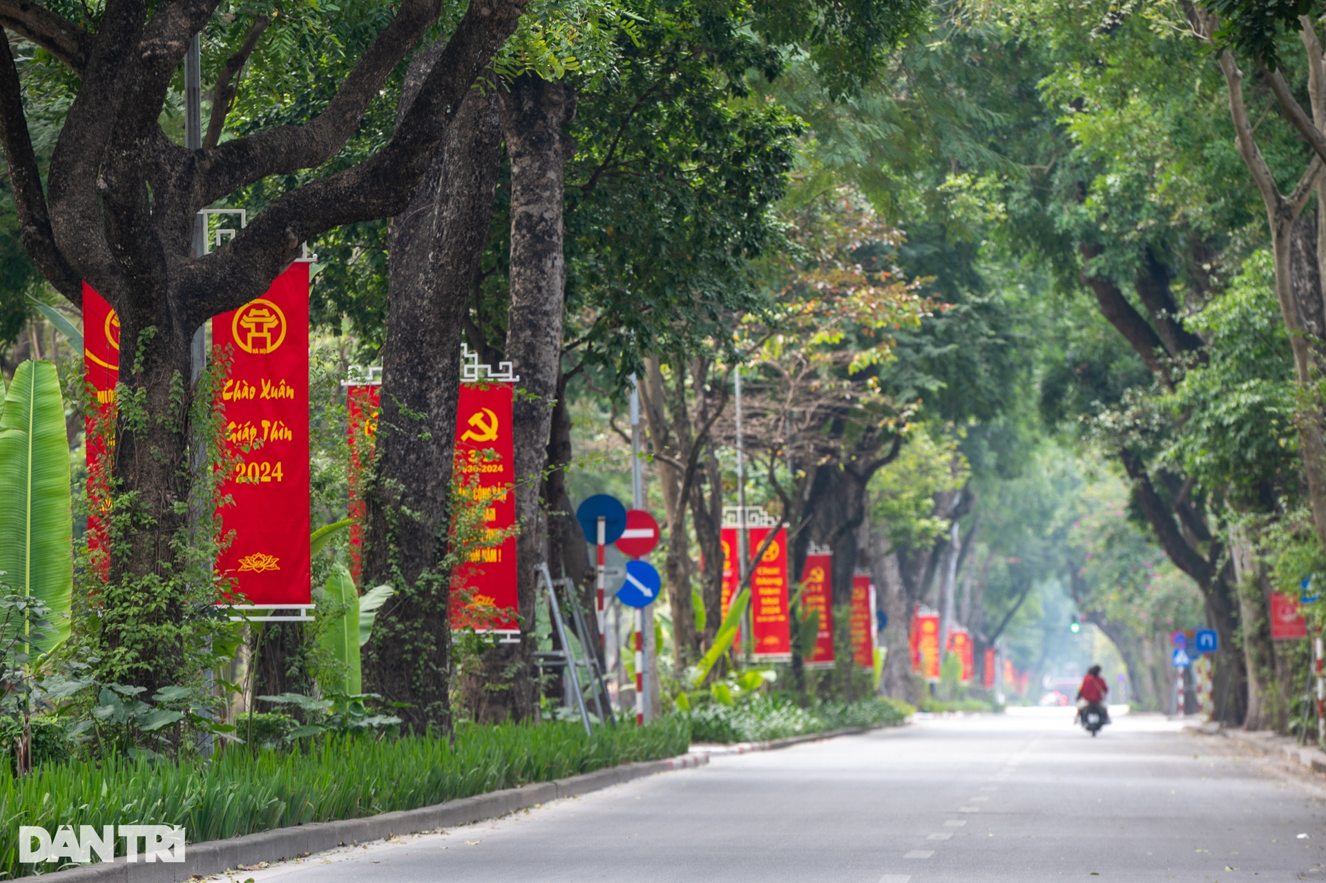 Hà Nội: Đường phố thênh thang ngày mùng một Tết - 10