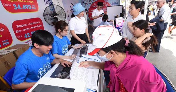 항공료 가격 인상으로 호치민시 관광축제 2024가 더욱 뜨거워지다