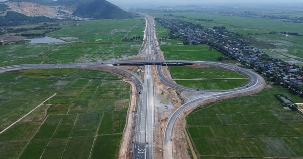 À quoi les véhicules circulant sur l'autoroute en direction de Ha Tinh doivent-ils faire attention ?