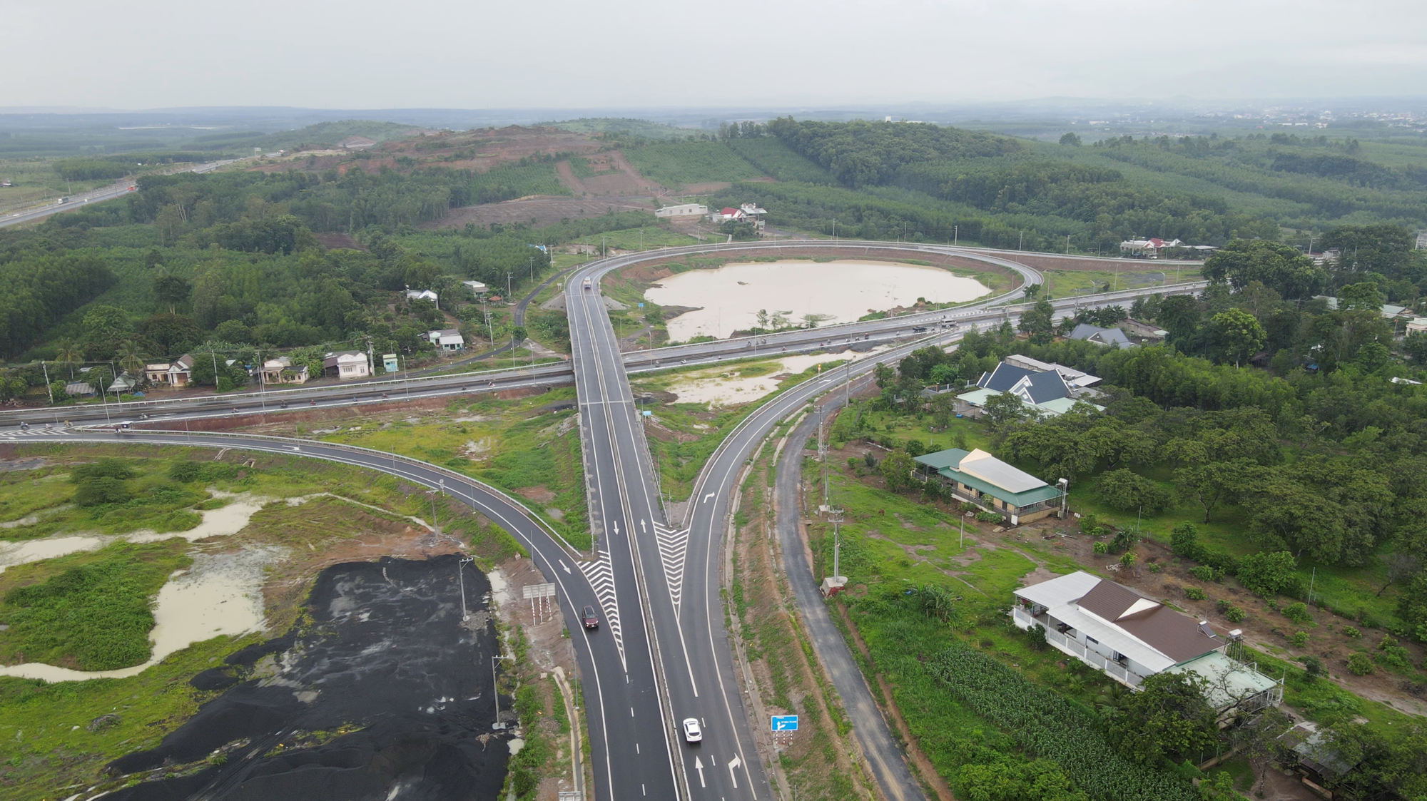 Phát triển công nghiệp: 'Mũi tên' kinh tế của Bình Thuận - Ảnh 2.