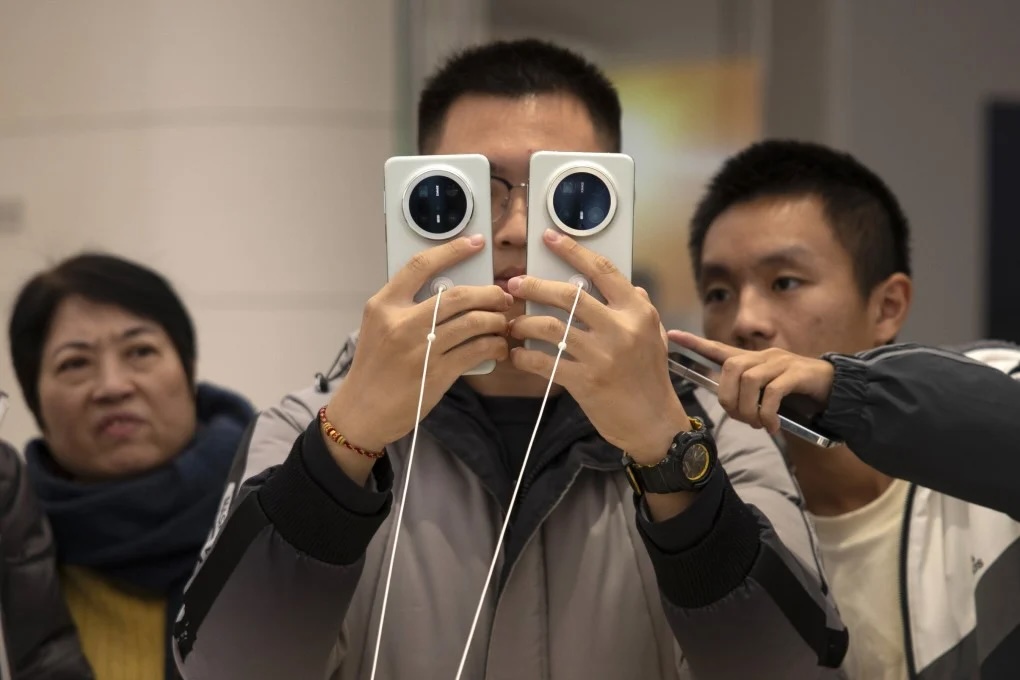 Huawei Mate 70 'hụt hơi' vì chip yếu, thiếu Android- Ảnh 1.