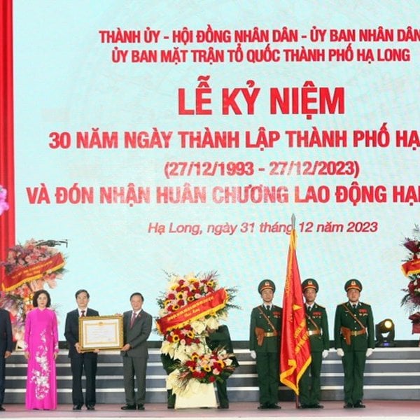 Celebrating 30 years of Ha Long City's founding