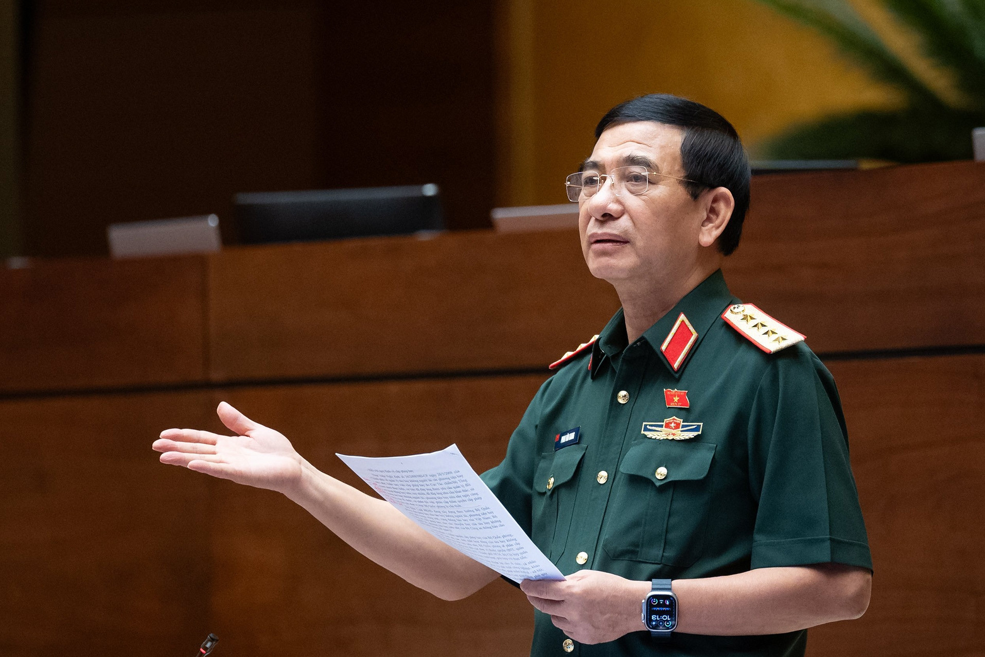 General Phan Van Giang talks about the right to suppress and shoot down unmanned aerial vehicles