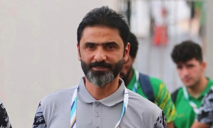 HLV người Iraq Ahmed Salah cùng CLB Al-Shorta tới Arab Saudi gặp Al Nassr tại bán kết Arab Cup Champions Cup ngày 8/8/2023. Ảnh: NABD
