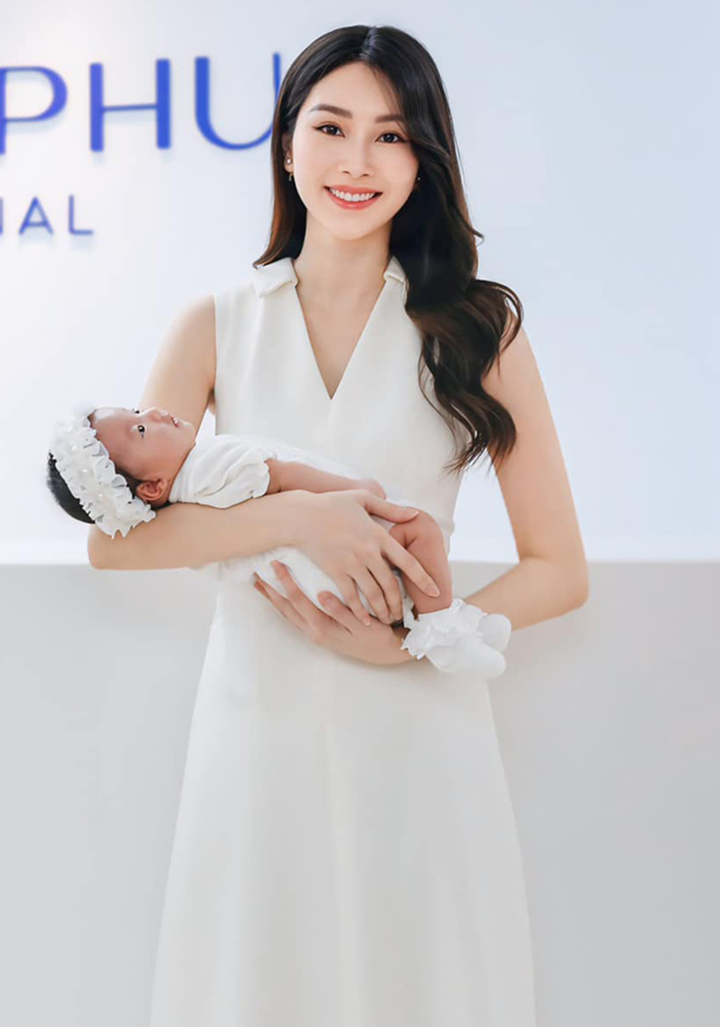 In early October, Miss Dang Thu Thao revealed that her family had just welcomed a little princess.