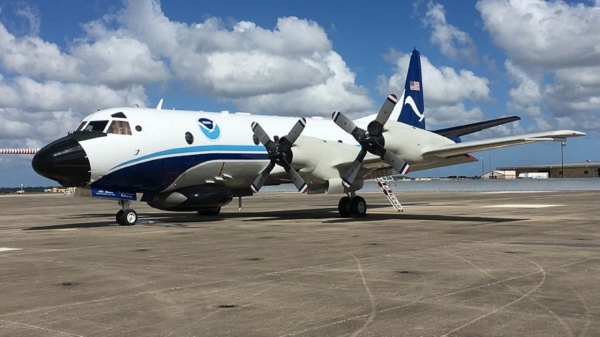 Primer dron lanzado al ojo de un huracán