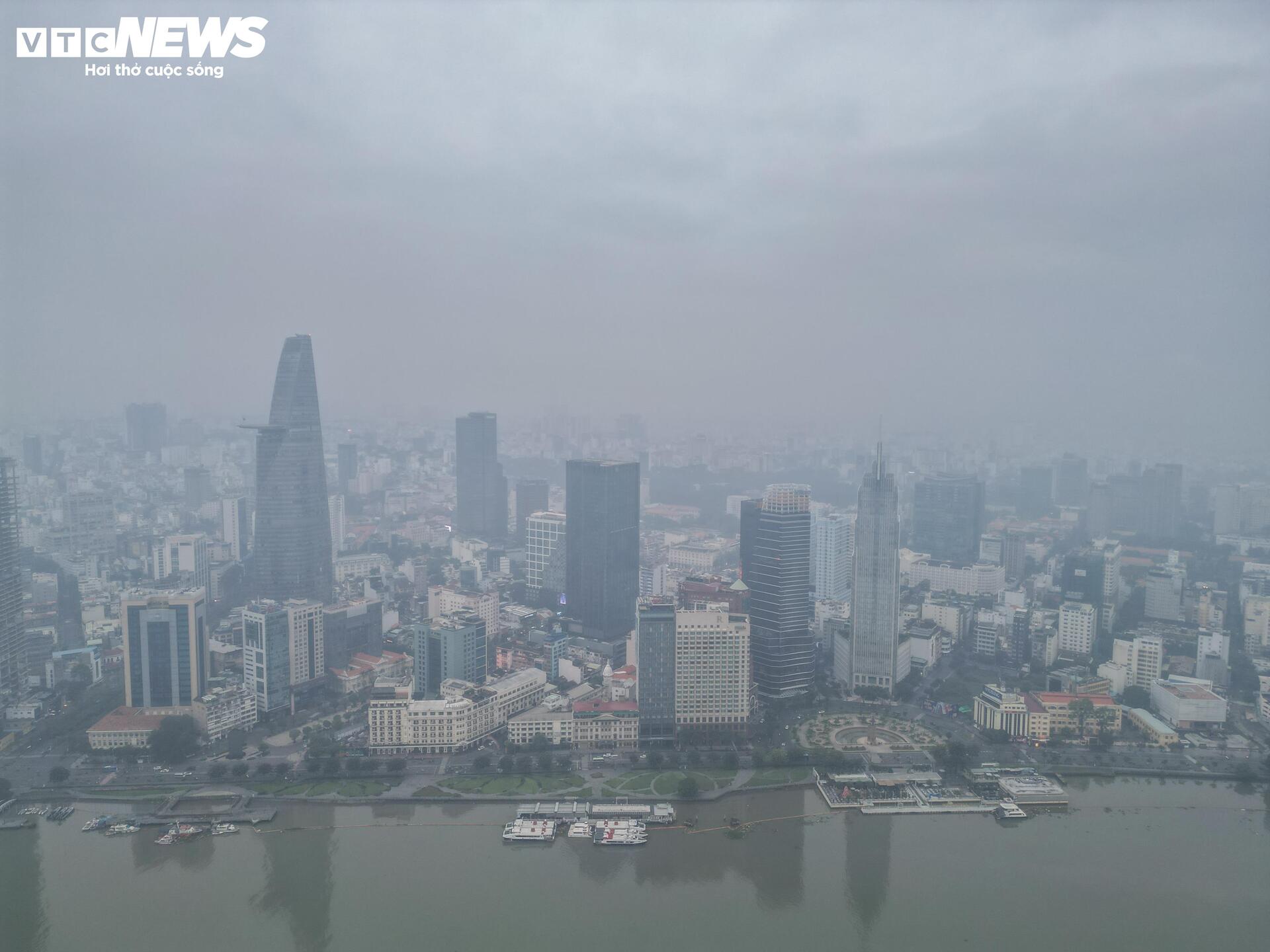 ホーチミン市は寒く、霧が高層ビルを「飲み込む」 - 5