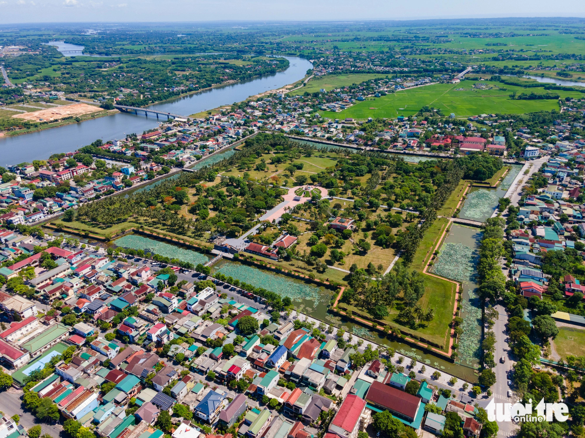 Thành cổ Quảng Trị xanh mát ngày nay - Ảnh: HOÀNG TÁO