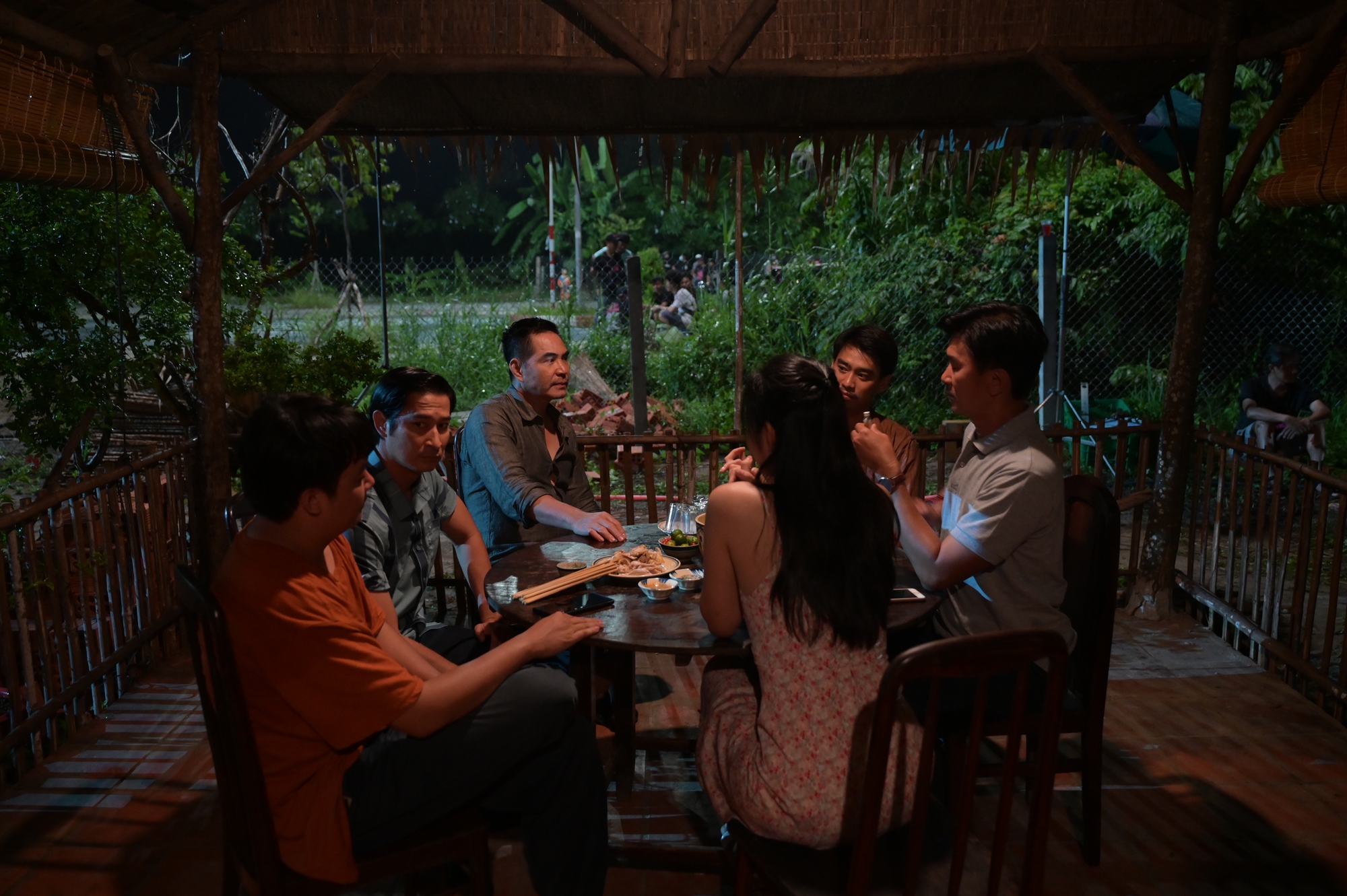 'Lật mặt 6' thu 20 tỉ trong 1 ngày, đạt 45 tỉ đồng tính đến sáng 29.4 - Ảnh 3.
