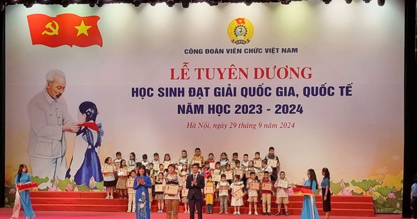 Khen thưởng học sinh đạt giải quốc gia, quốc tế năm học 2023