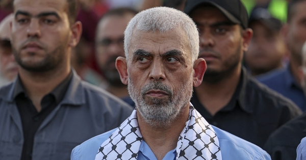 France sanctions Hamas leader, Israel surrounds Gaza's largest refugee camp