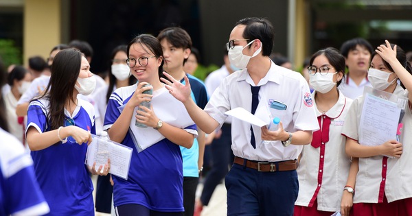 หัวข้อเรียงความในการสอบรับปริญญา: ทำไมการ 'ก้าวข้าม' จึงเป็นเรื่องยาก?